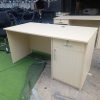 Bàn làm việc cũ 1m4 vân gỗ 2 hộc tủ